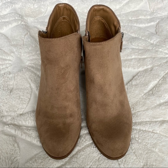 Style & Co. Tan/Cream Heeled Boots Women’s Size 8 - Picture 2 of 11